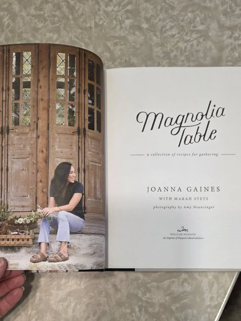 Magnolia Table Recipes for Gatherings Joanna Gaines 2017 Hard Cover 1st Edition